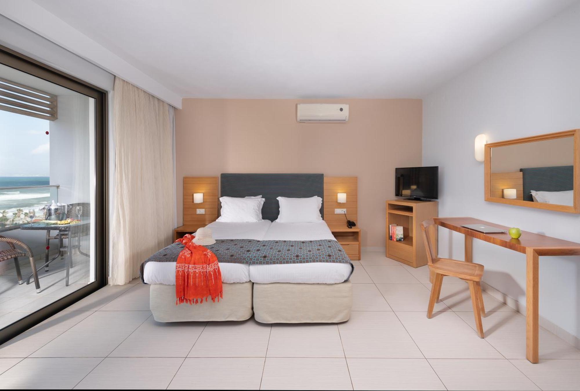 Iolida Beach By Smile Hotels Agia Marina Dış mekan fotoğraf